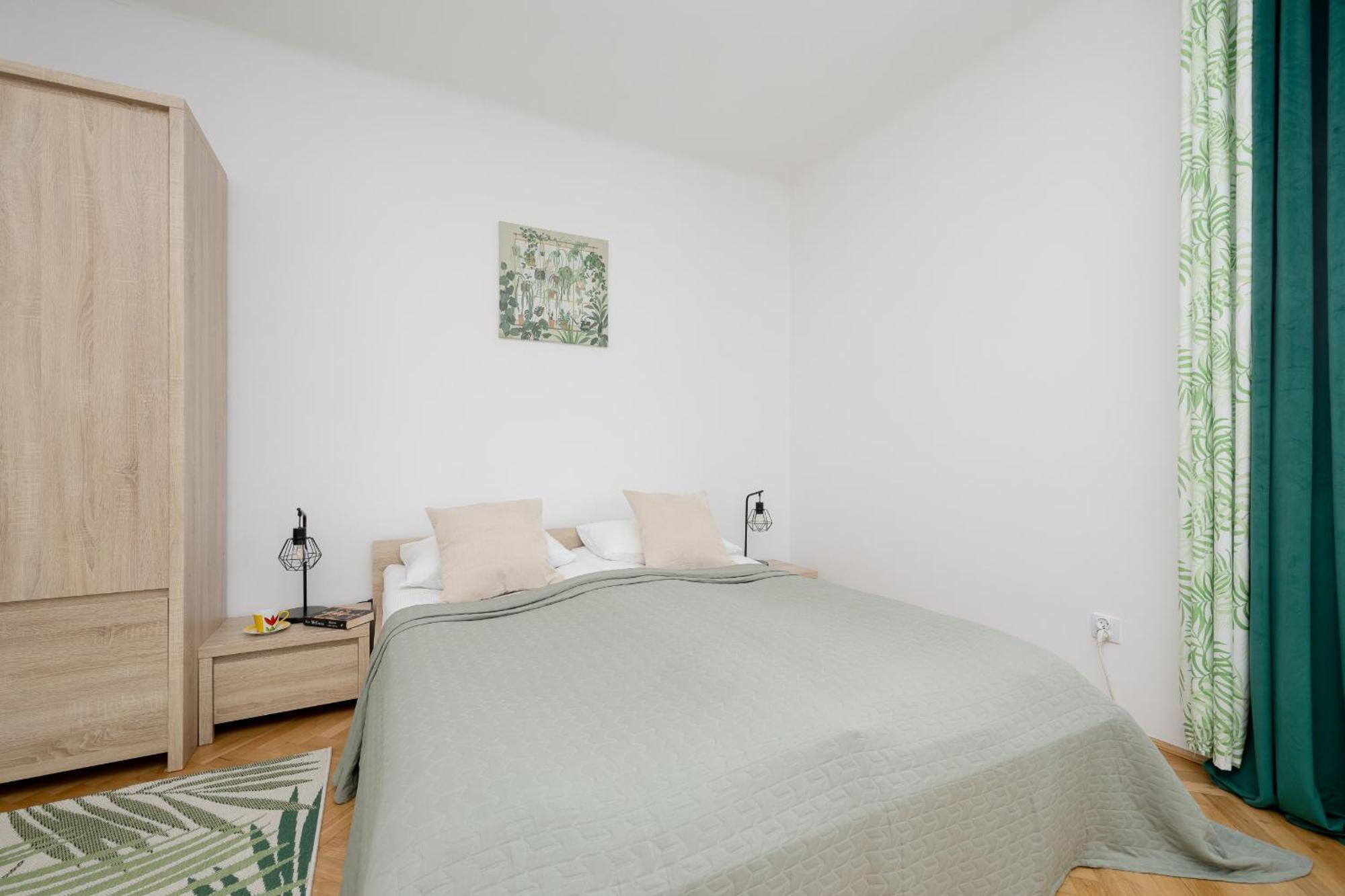 Spacious Apartment For 6 People Near The Old Town By Noclegi Renters Varšava Exteriér fotografie