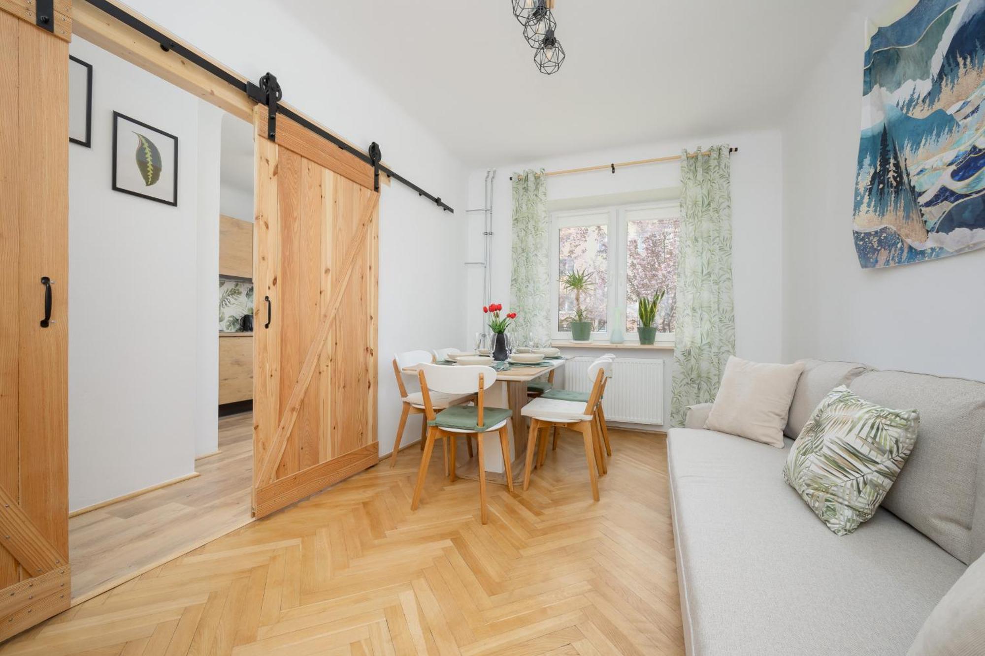 Spacious Apartment For 6 People Near The Old Town By Noclegi Renters Varšava Exteriér fotografie